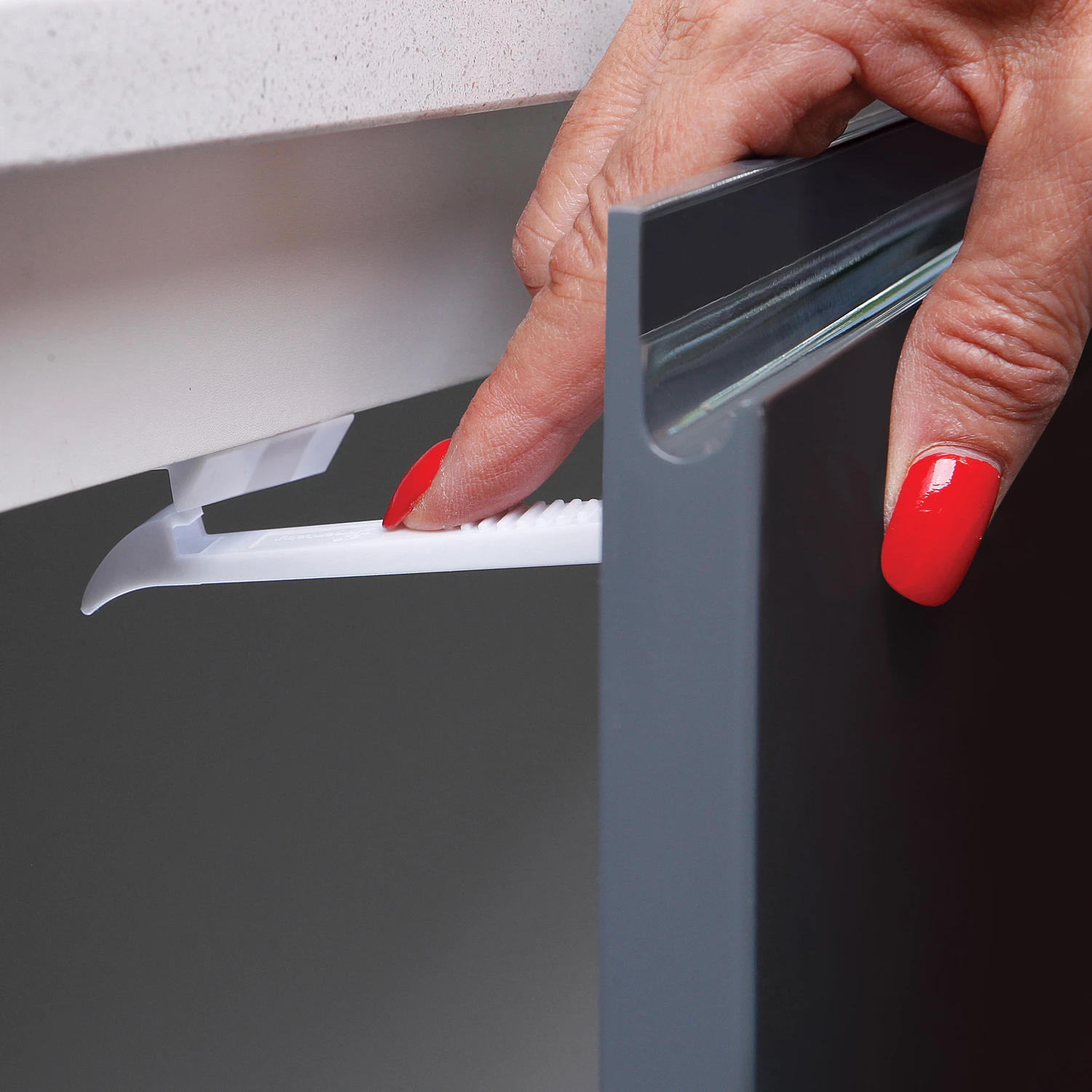 Secure Catches White (14-pack)